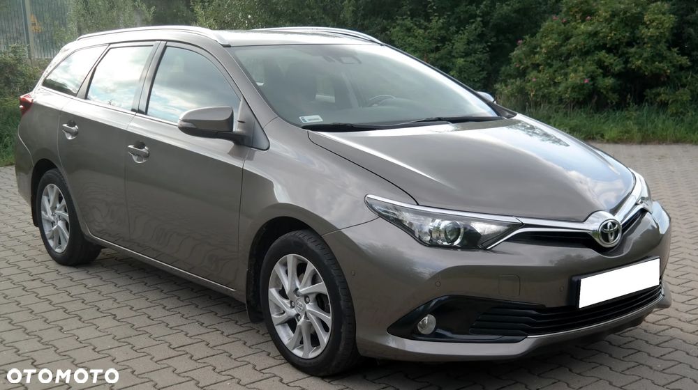 Toyota Auris 1.6 Premium - 8