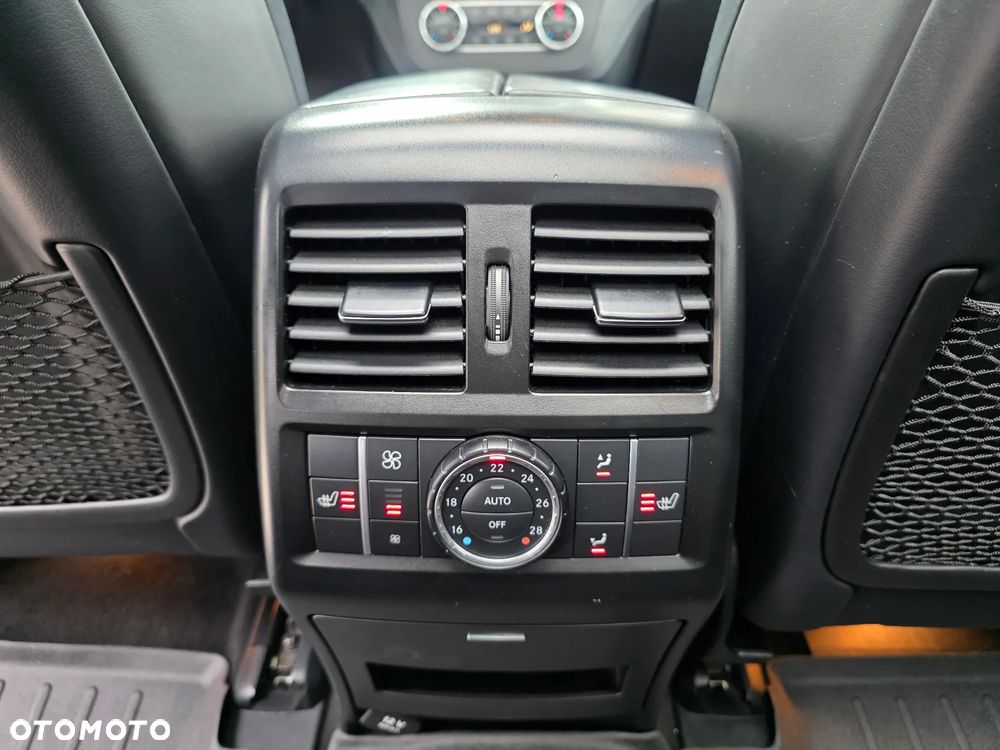 Mercedes-Benz ML 63 AMG 4-Matic - 23