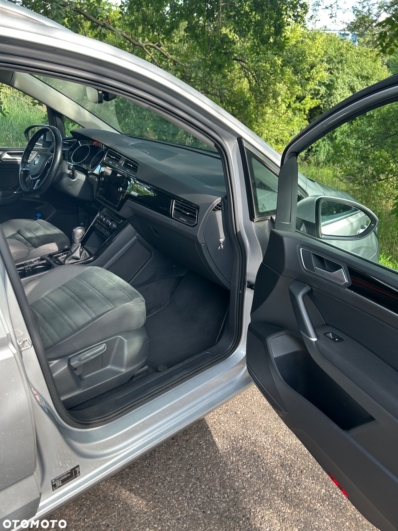 Volkswagen Touran 2.0 TDI BMT Highline DSG - 27
