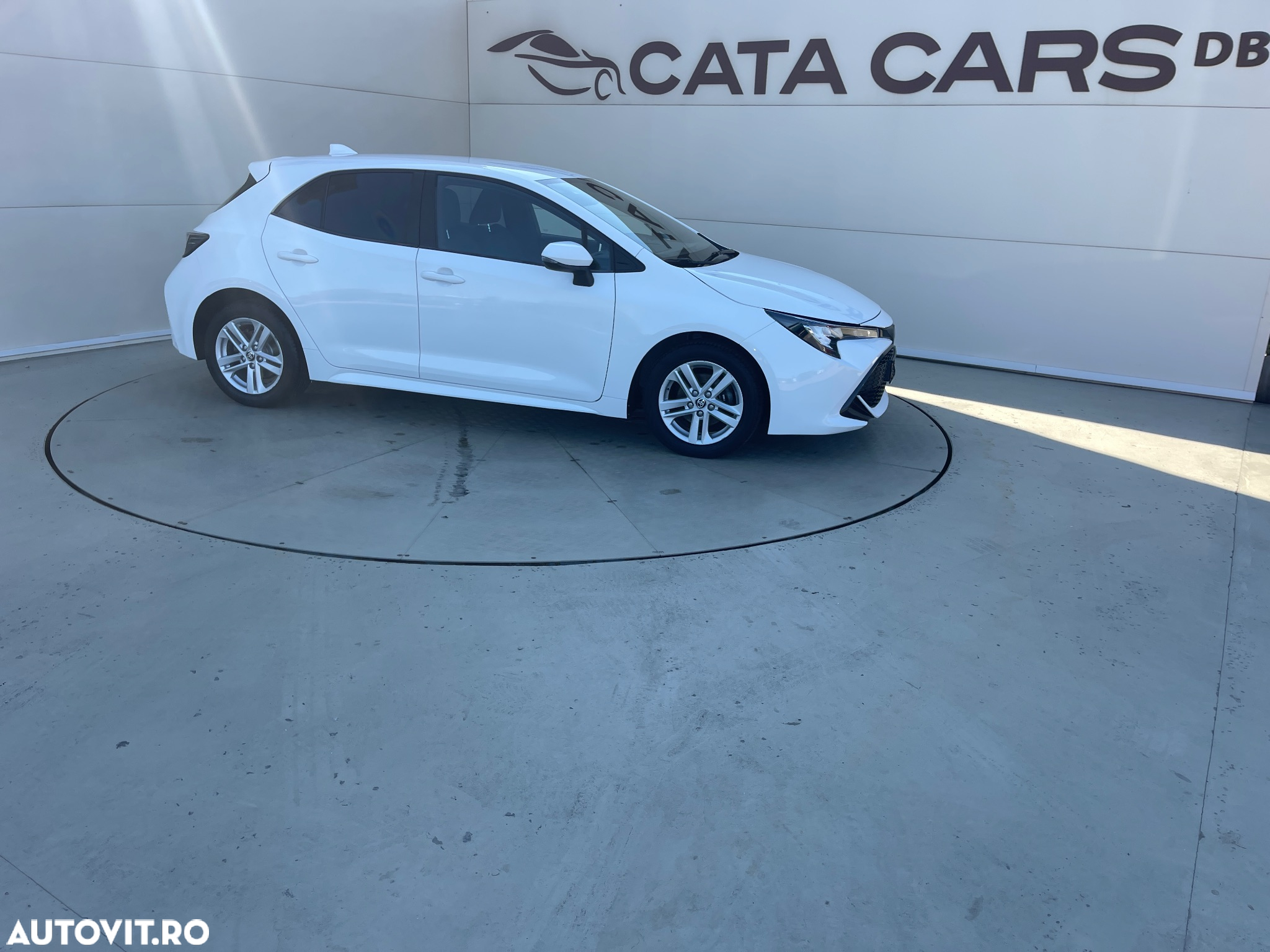 Toyota Corolla 1.8 Hybrid Comfort - 19