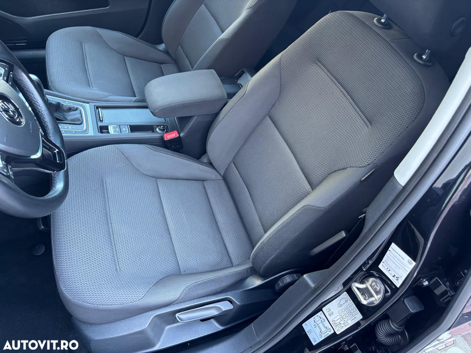 Volkswagen Golf 1.0 TSI BlueMotion DSG Comfortline - 29