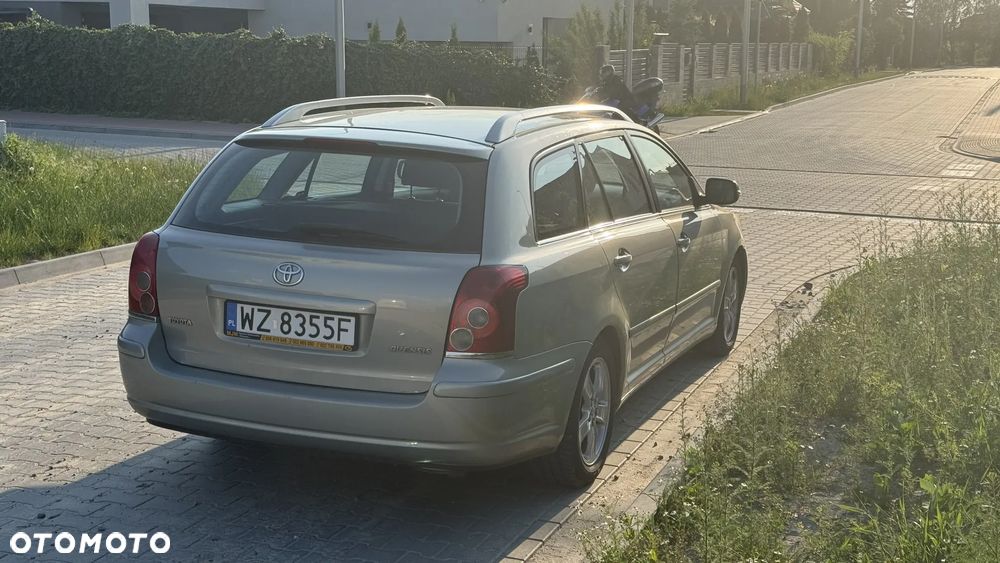 Toyota Avensis 1.8 VVT-i Sol - 3
