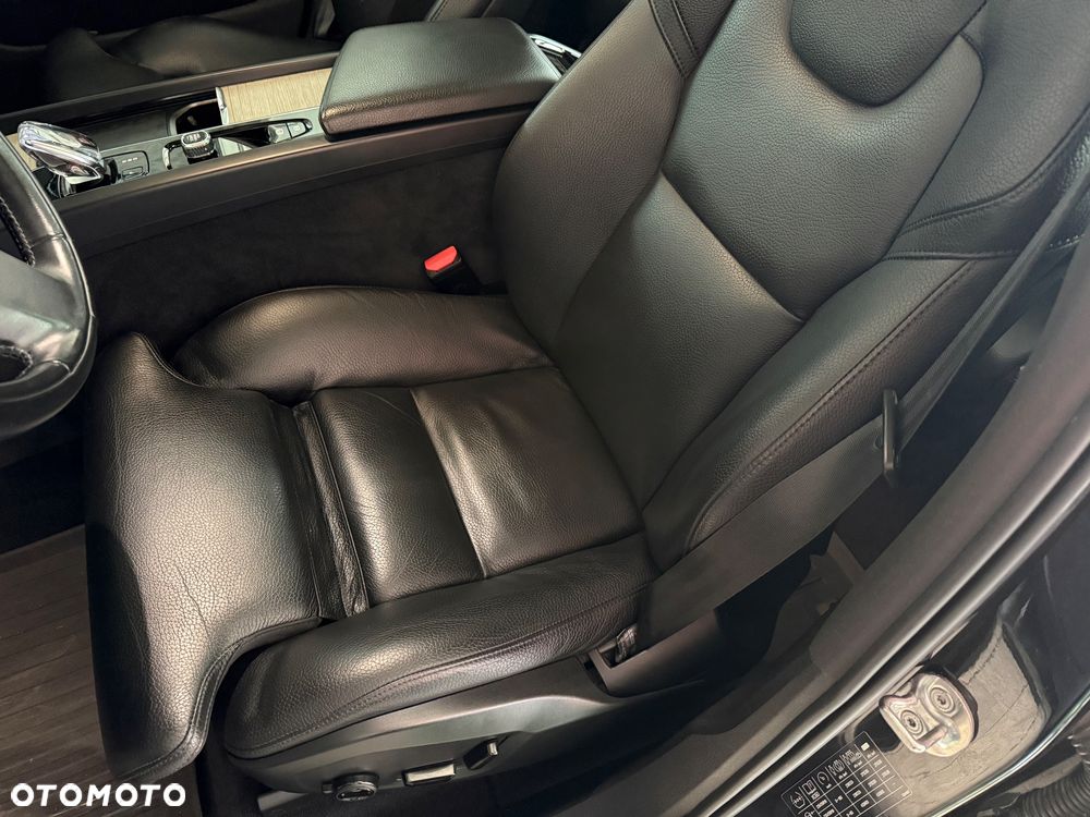 Volvo XC 60 B4 D AWD Geartronic Inscription - 35