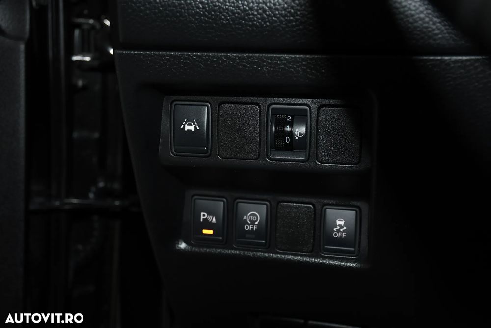 Nissan Qashqai 1.5 DCI N-Connecta - 16