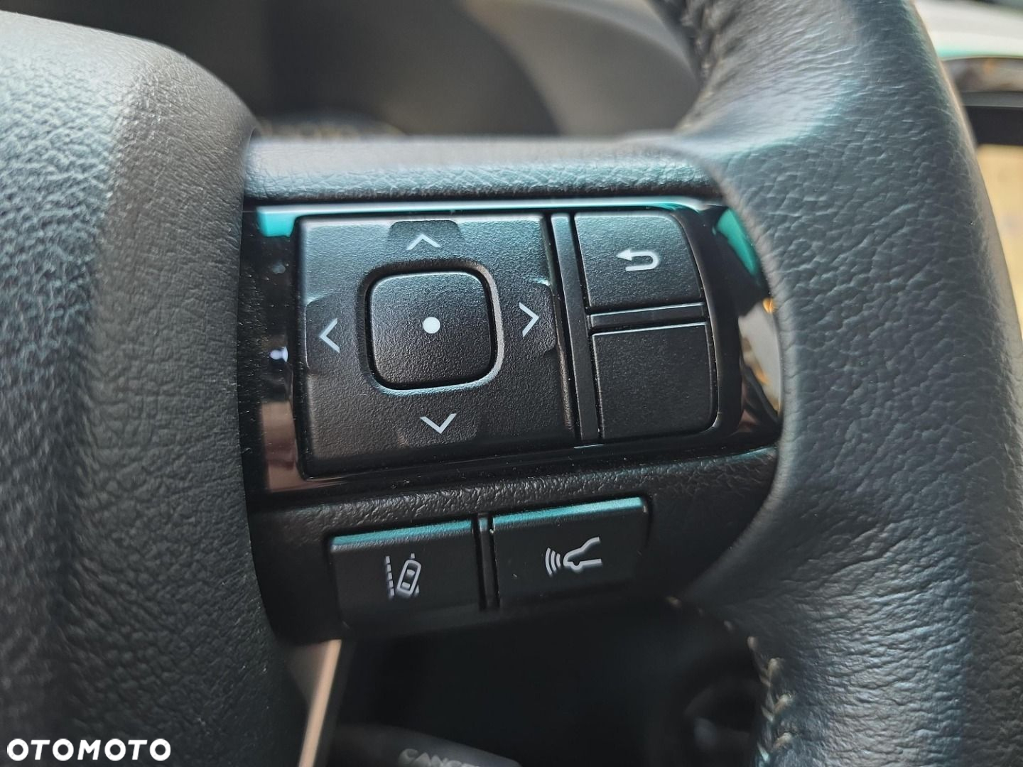 Toyota Hilux 2.8 D-4D mHEV Double Cab Executive 4x4 - 16