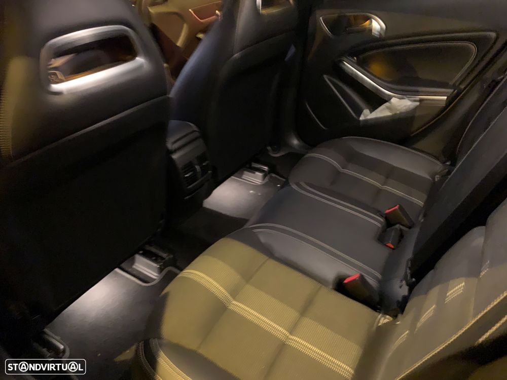 Mercedes-Benz GLA 200 d Urban Aut. - 11