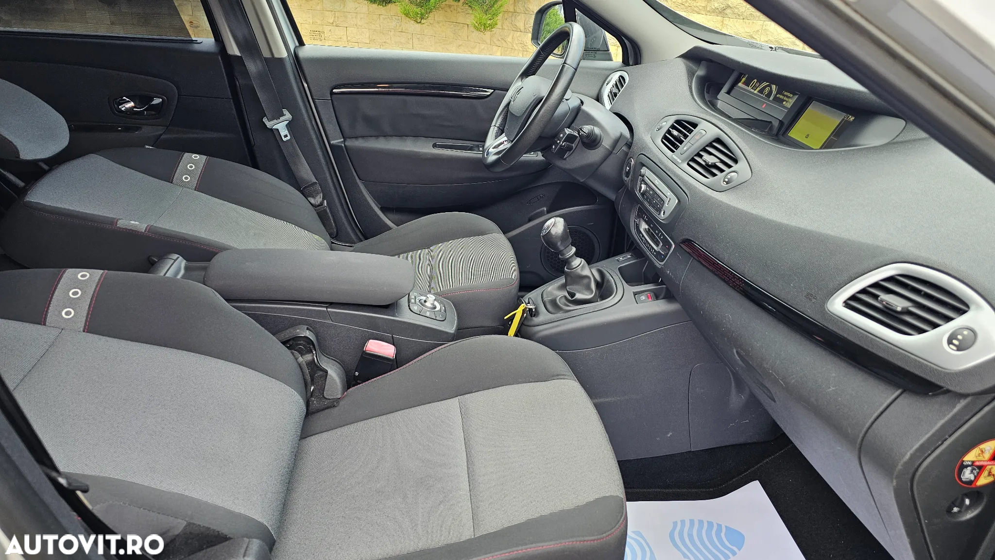 Renault Scenic ENERGY TCe 115 Dynamique - 12