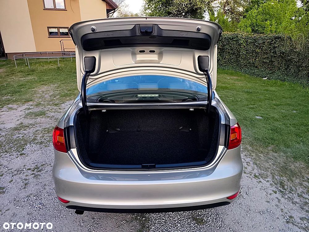 Volkswagen Jetta 1.2 TSI BlueMotion Technology Trendline - 23