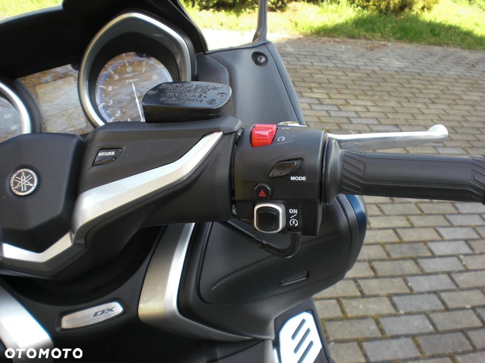 Yamaha Tmax - 18