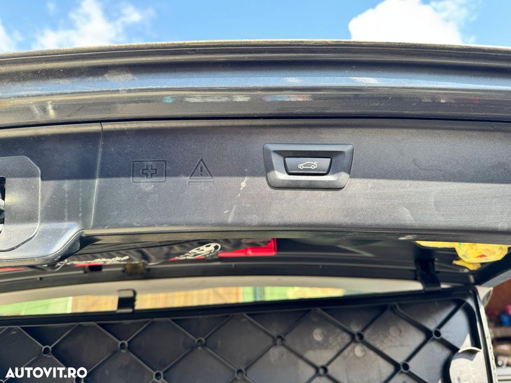 BMW Seria 5 520d xDrive AT - 11