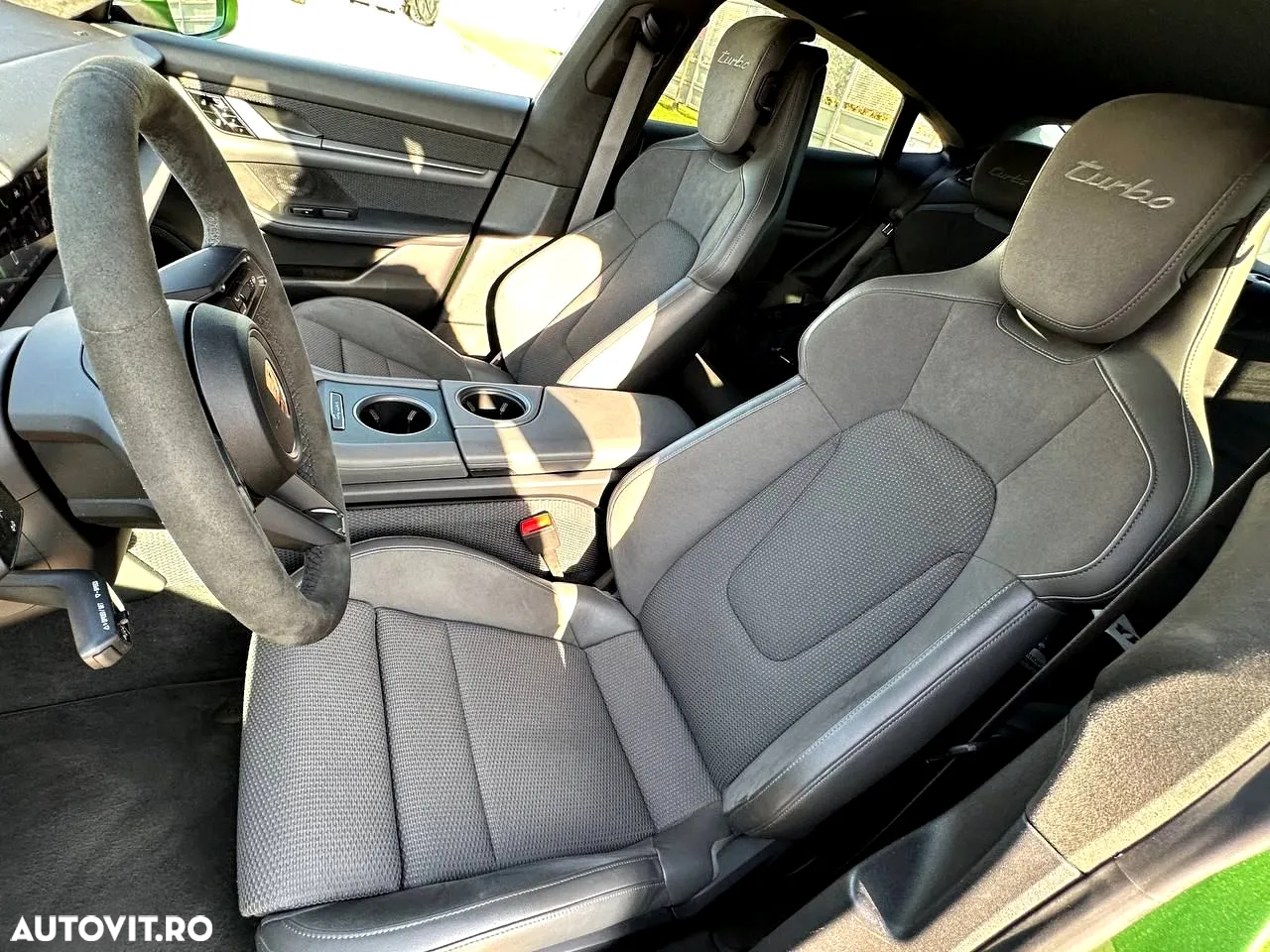 Porsche Taycan Turbo - 6