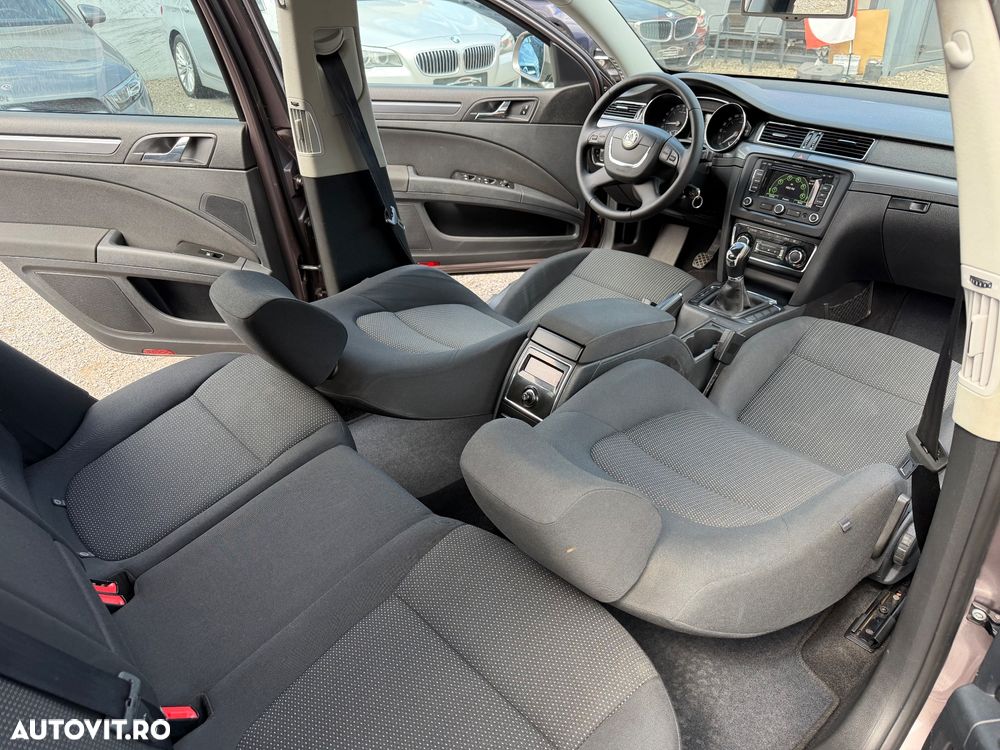 Skoda Superb 1.6 TDI Ambition - 5