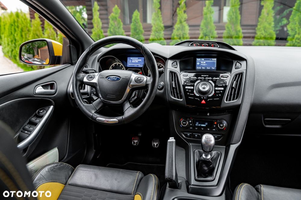 Ford Focus 2.0 EcoBoost ST - 29