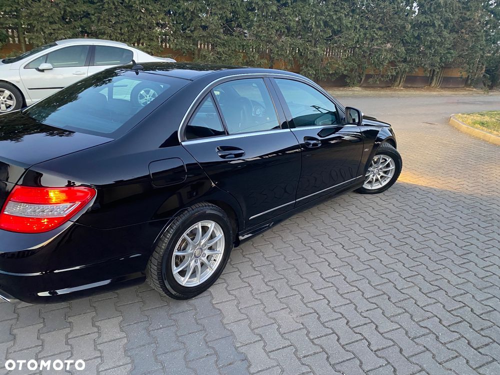 Mercedes-Benz Klasa C 320 CDI Avantgarde 4-Matic - 2