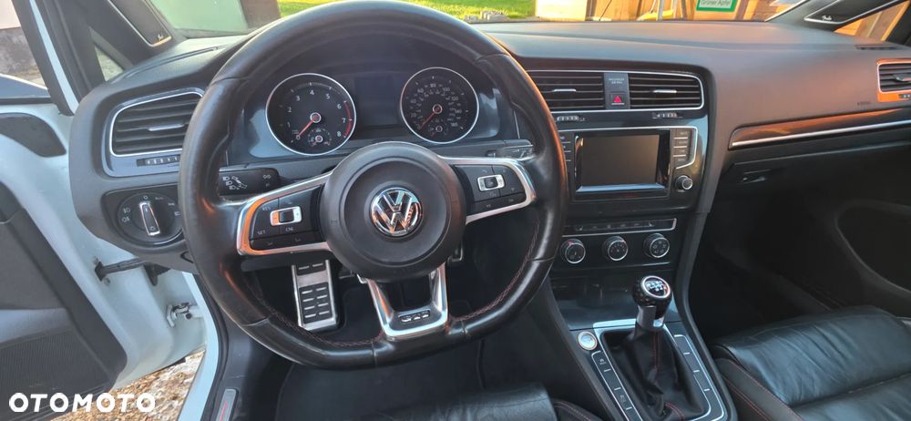 Volkswagen Golf - 12