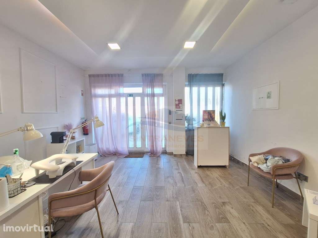 Loja em Queluz, renovada - Grande imagem: 3/10