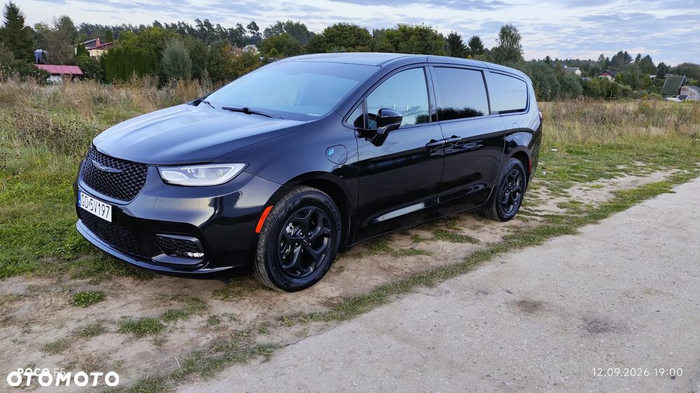 Chrysler Pacifica - 31