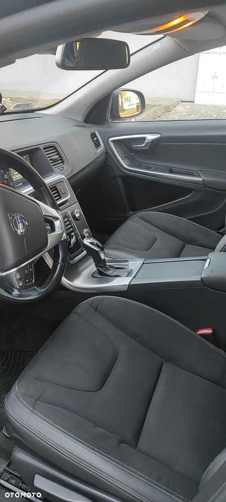 Volvo V60 T4 Momentum - 19