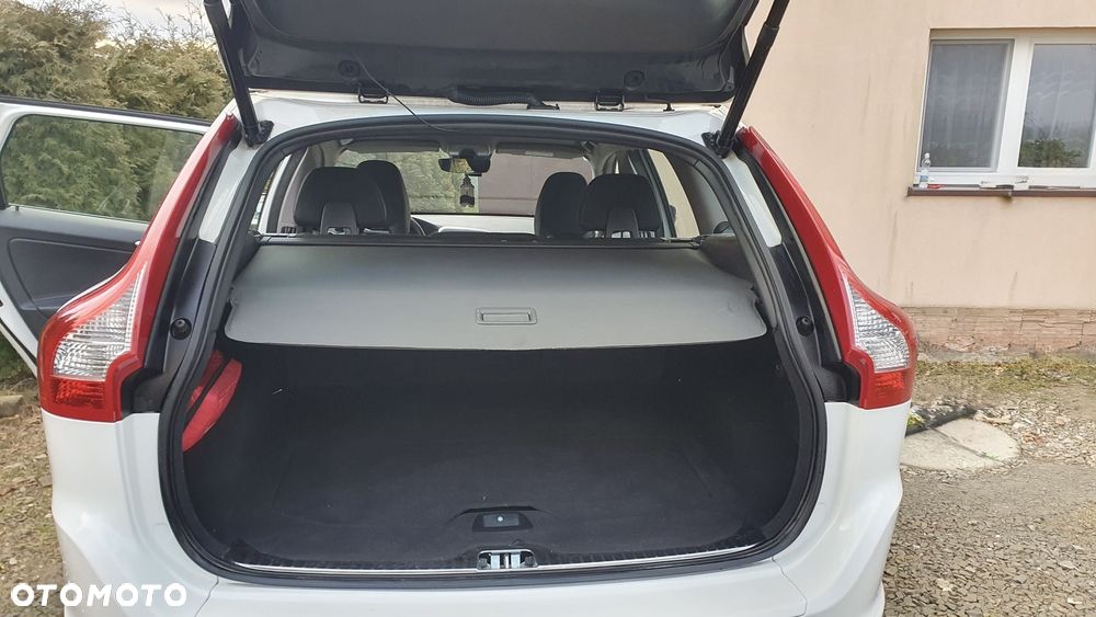 Volvo XC 60 D3 Geartronic Momentum - 11