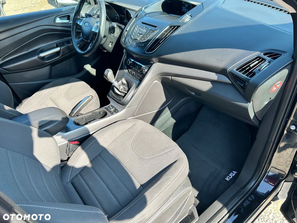 Ford Kuga 2.0 TDCi 2x4 Titanium - 18