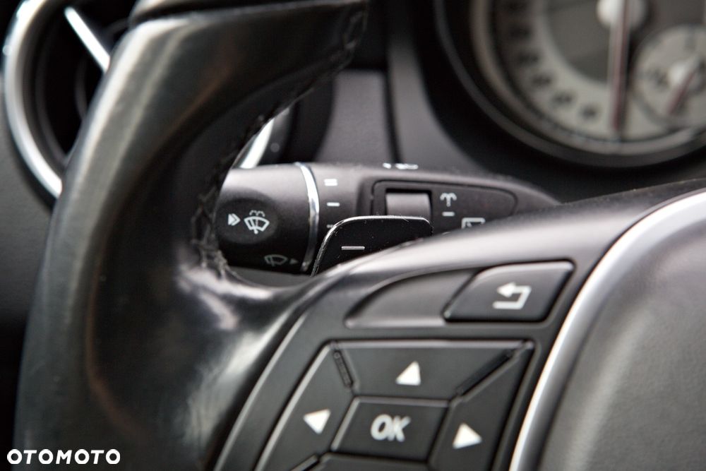 Mercedes-Benz GLA 200 7G-DCT - 9