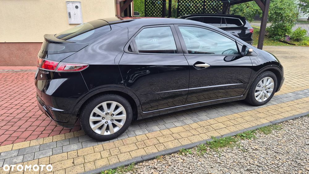Honda Civic 1.4 i-VTEC Comfort Black Edition - 15