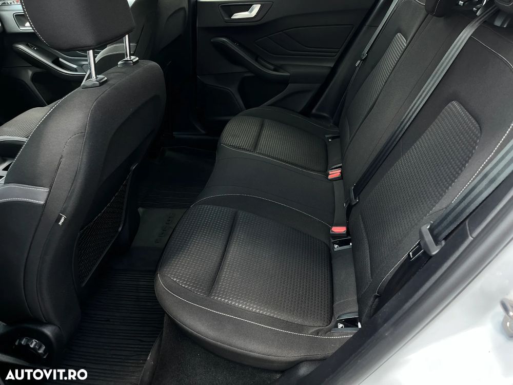 Ford Focus - 12