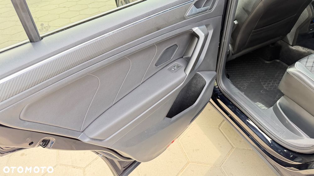 Volkswagen Tiguan 2.0 TDI SCR 4MotION DSG R-Line - 22