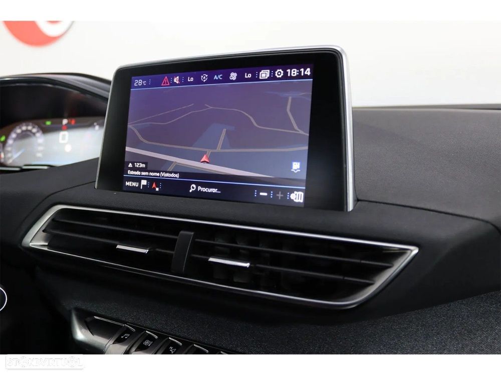 Peugeot 3008 1.2 PureTech Allure EAT8 - 13