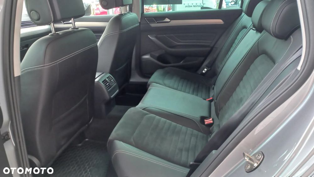 Volkswagen Passat 2.0 TSI Elegance DSG - 33
