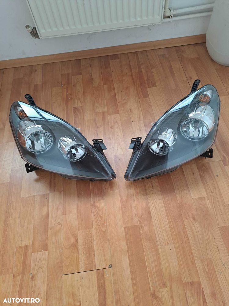 Far stanga/dreapta Opel Zafira B an 2005-2007 , faruri noi - 1