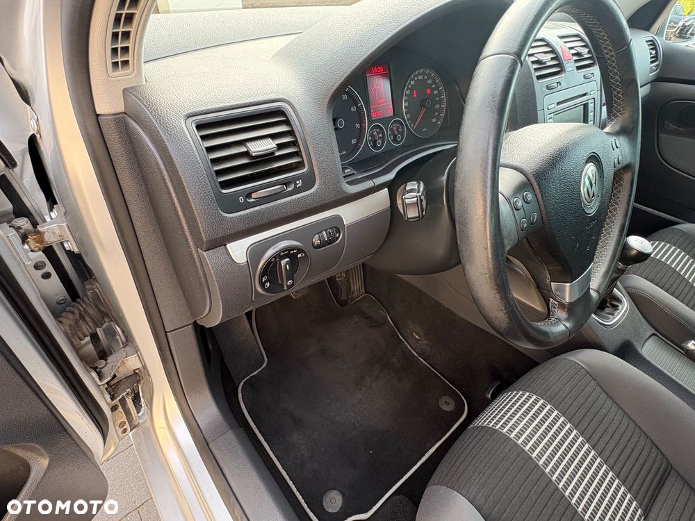 Volkswagen Golf 1.6 United - 22