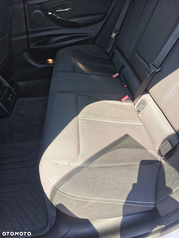 BMW Seria 3 320d - 19
