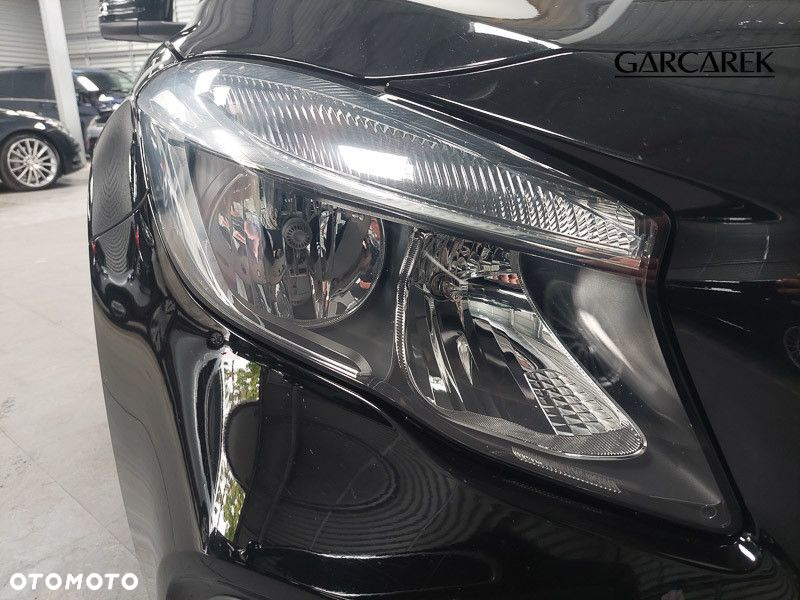 Mercedes-Benz GLA 180 7G-DCT - 12