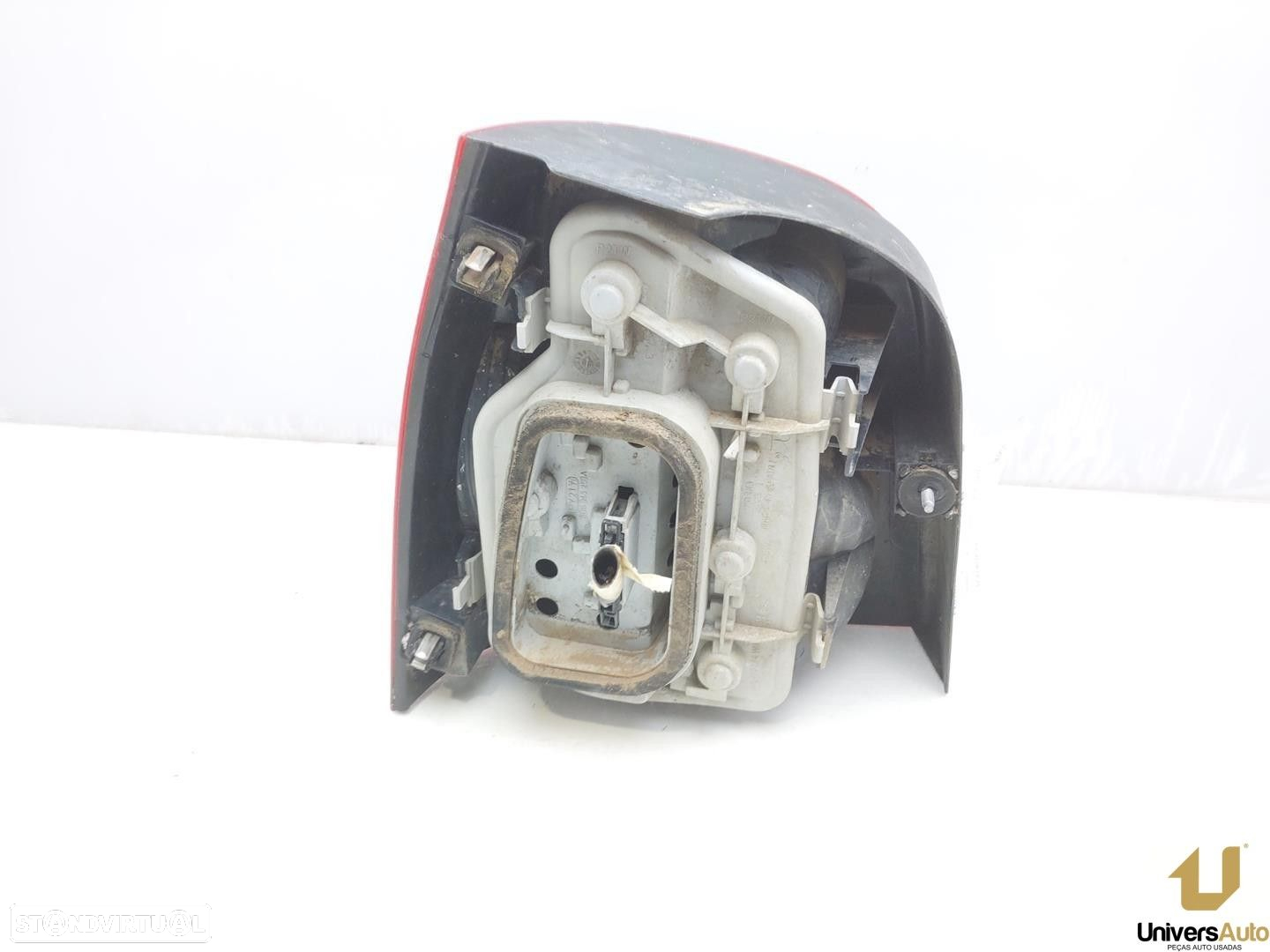 FAROLIM TRASEIRO DIREITO VOLKSWAGEN POLO 2005 -6Q6945258A - 2