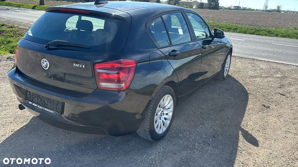 BMW Seria 1 116i - 11