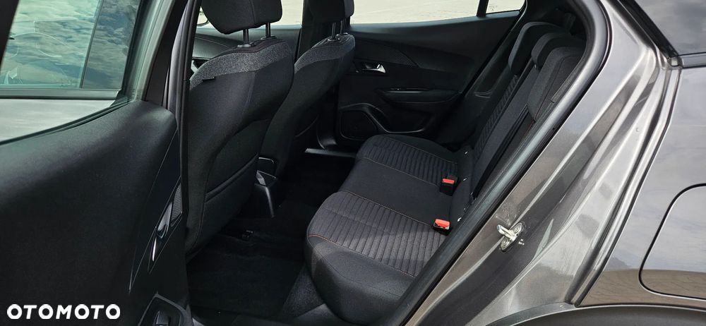 Peugeot 2008 PureTech 130 Allure - 8