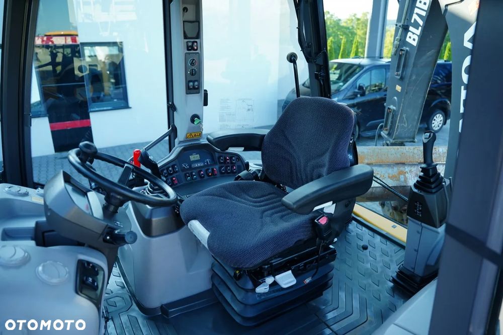 Volvo BL71B / KOPARKO-ŁADOWARKA / KLIMATYZACJA / SKARPÓWKA - 29