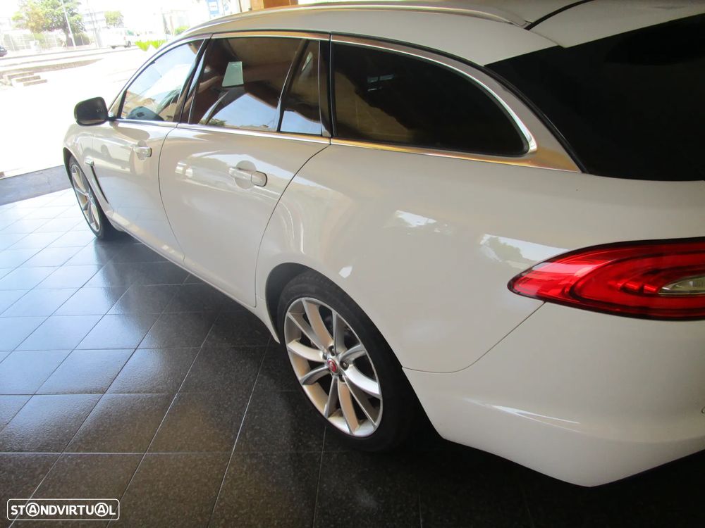 Jaguar XF Sportbrake 2.2 D R-Sport - 6