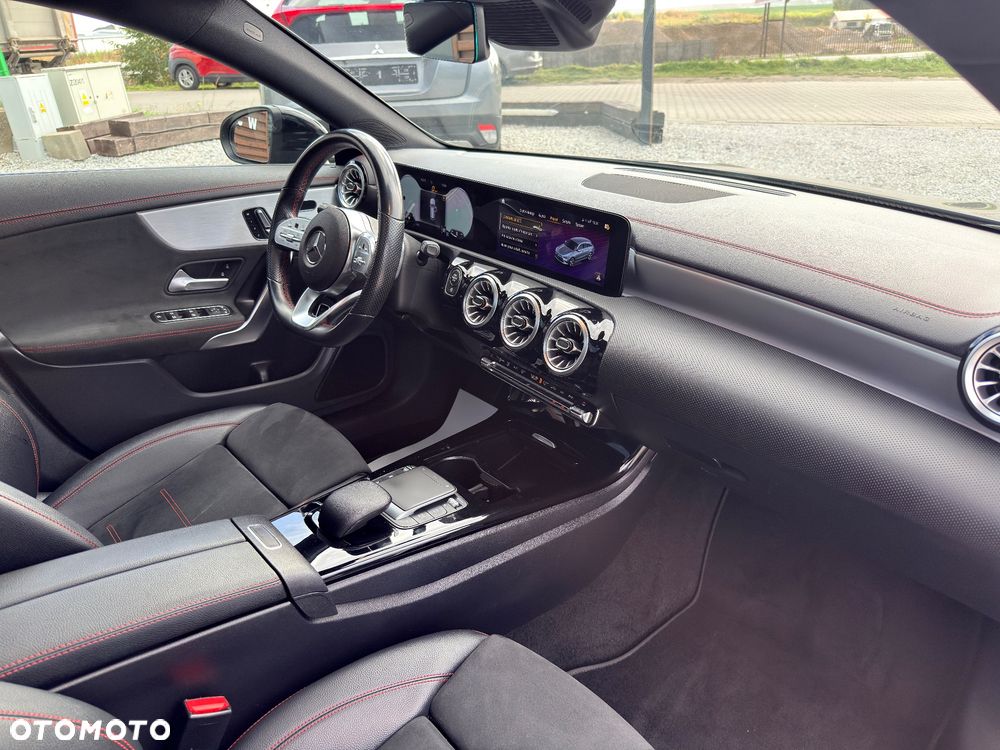 Mercedes-Benz CLA 200 7G-DCT AMG Line - 22