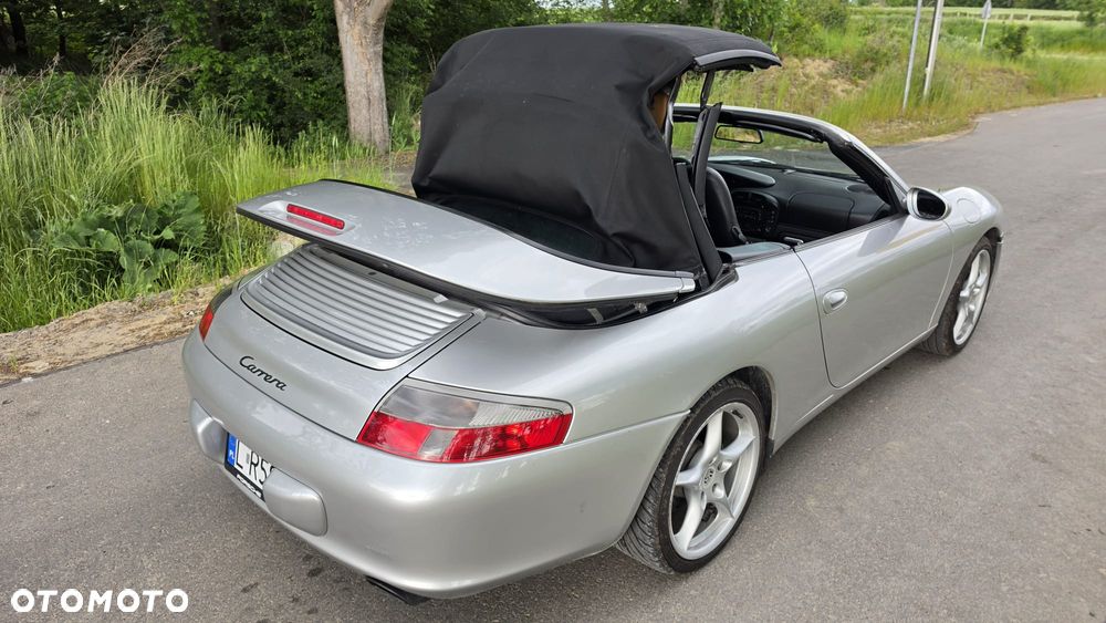 Porsche 911 Carrera - 2