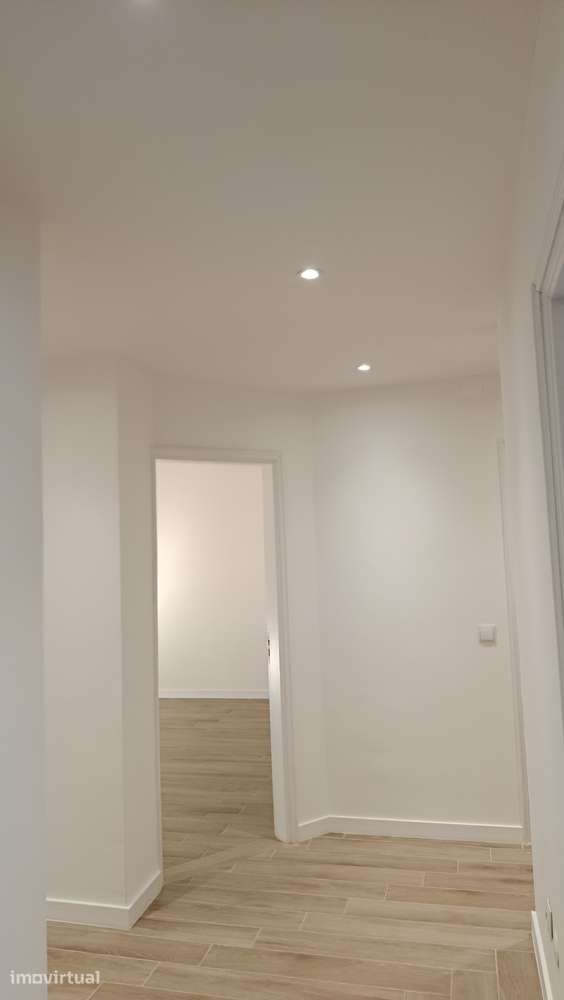 RESERVADO - Apartamento T3 completamente renovado - Grande imagem: 4/23