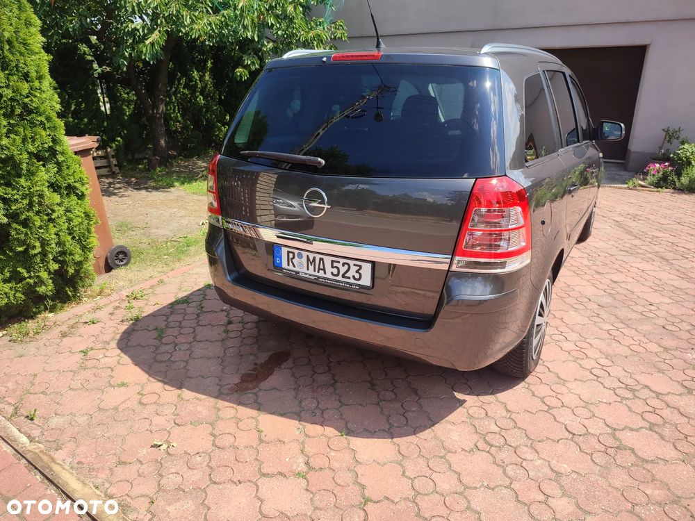 Opel Zafira - 13