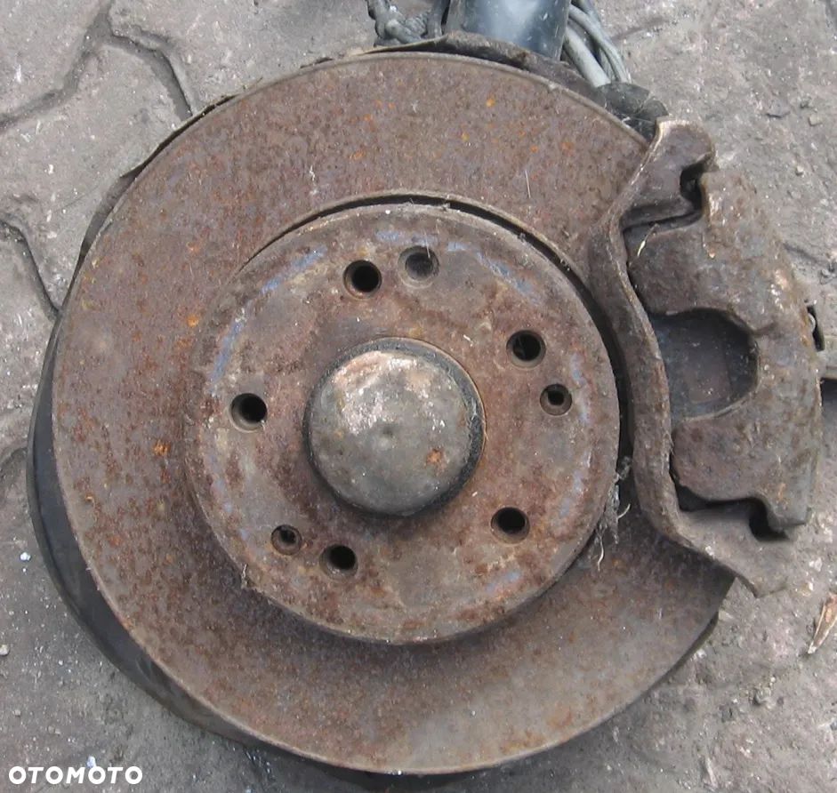 zwrotnica piasta wahacz MERCEDES 124 - 5