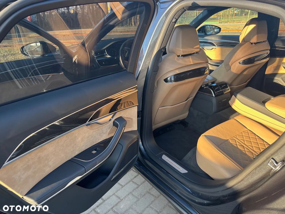 Audi S8 - 28