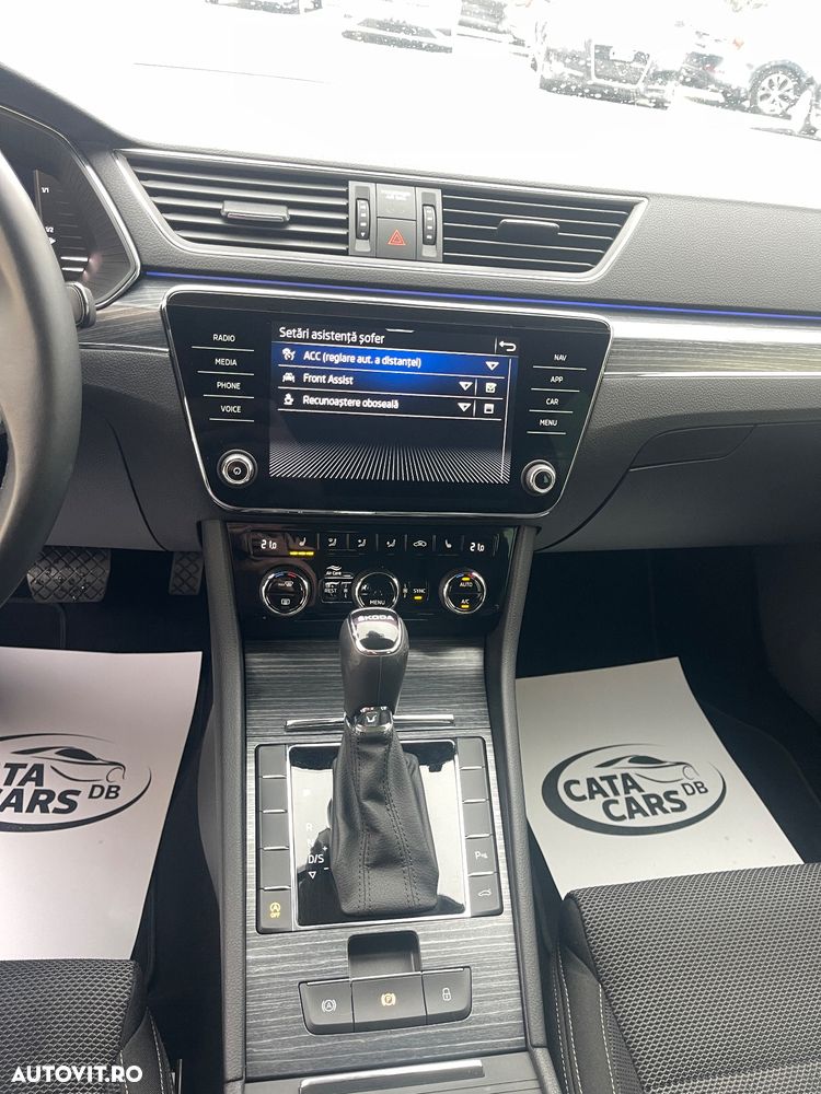 Skoda Superb 2.0 TDI DSG Premium Edition - 36