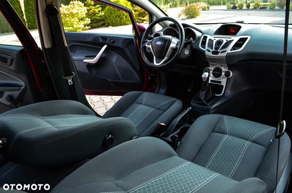 Ford Fiesta 1.25 Ambiente - 33