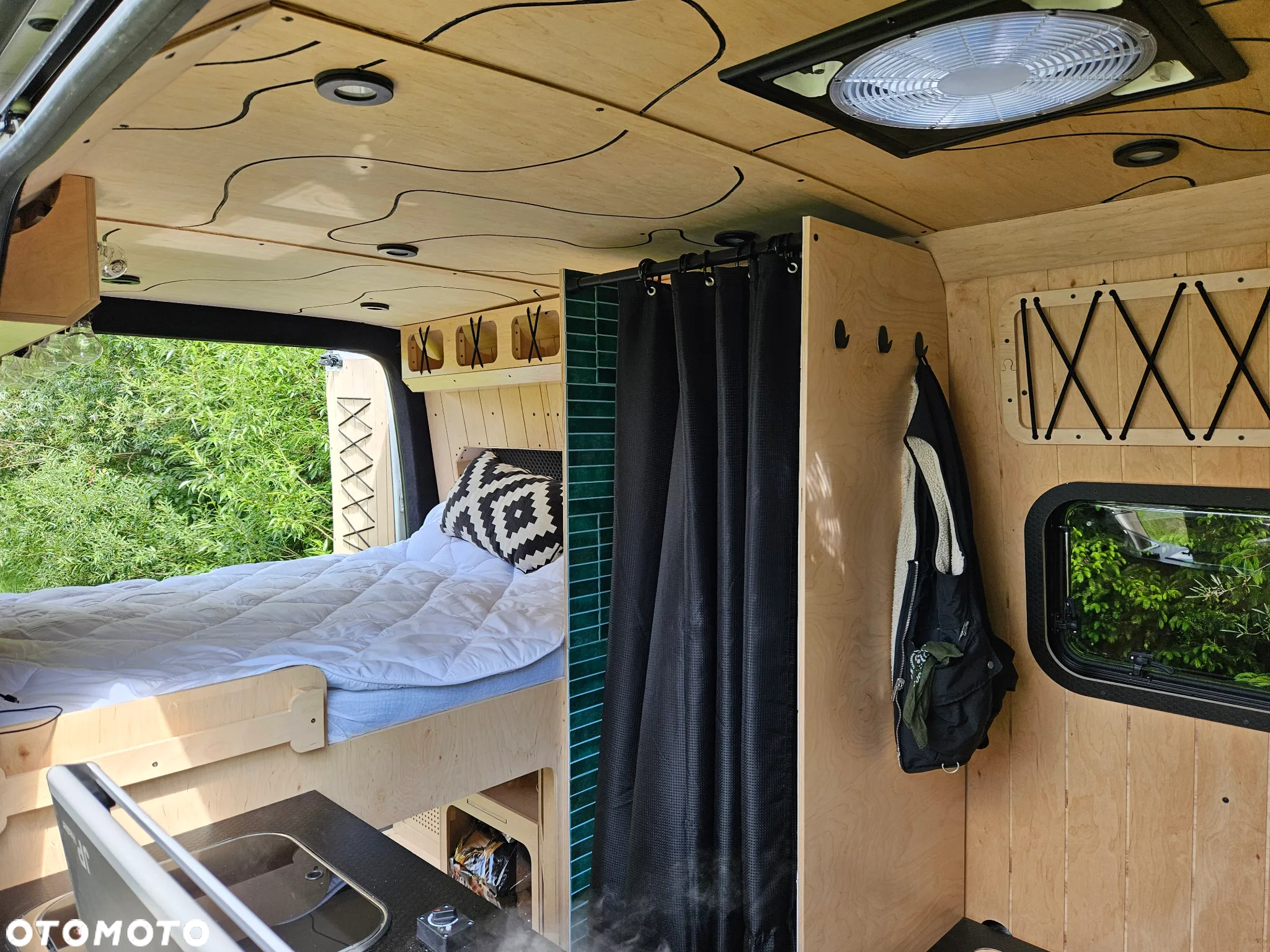 Volkswagen CRAFTER L2H2 Campervan - 2