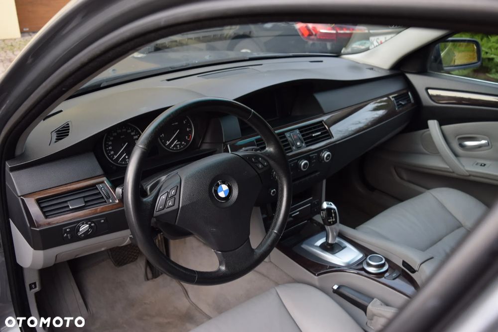 BMW Seria 5 523i Edition Sport - 15