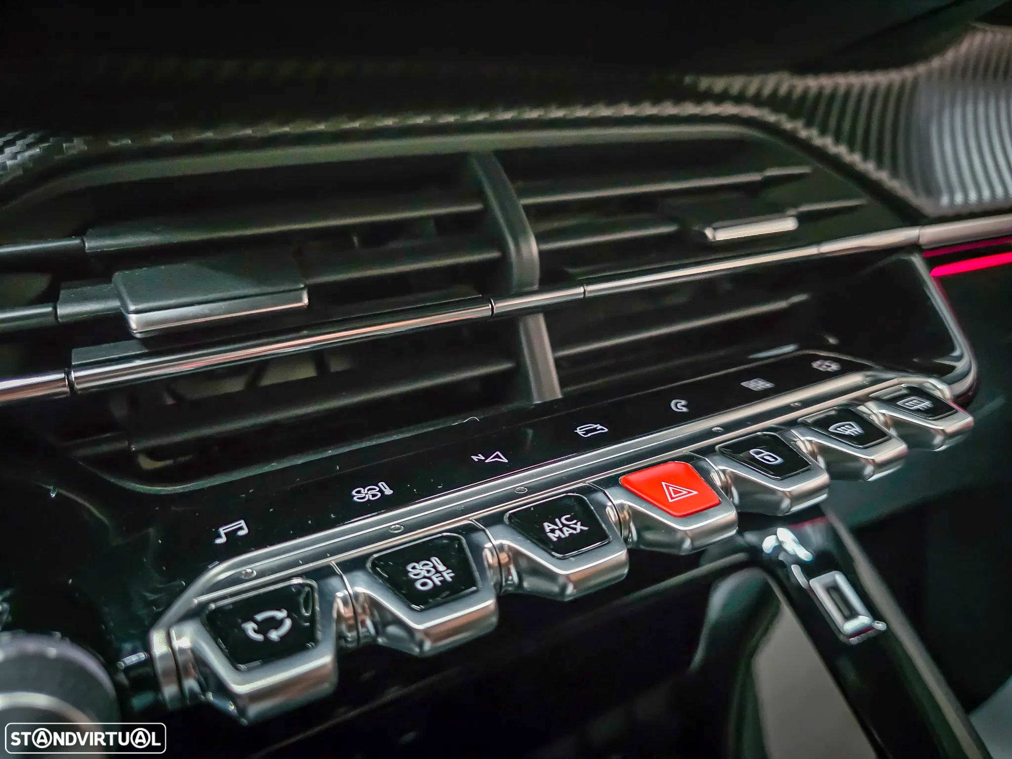 Peugeot 2008 1.5 BlueHDi GT Line EAT8 - 46